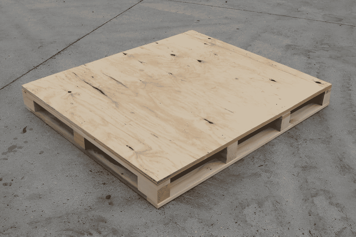 closed wood pallet