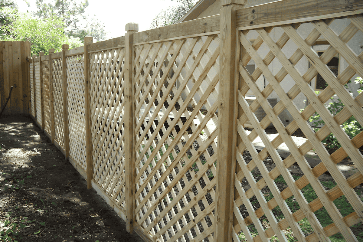 diamond cedar wood privacy lattice