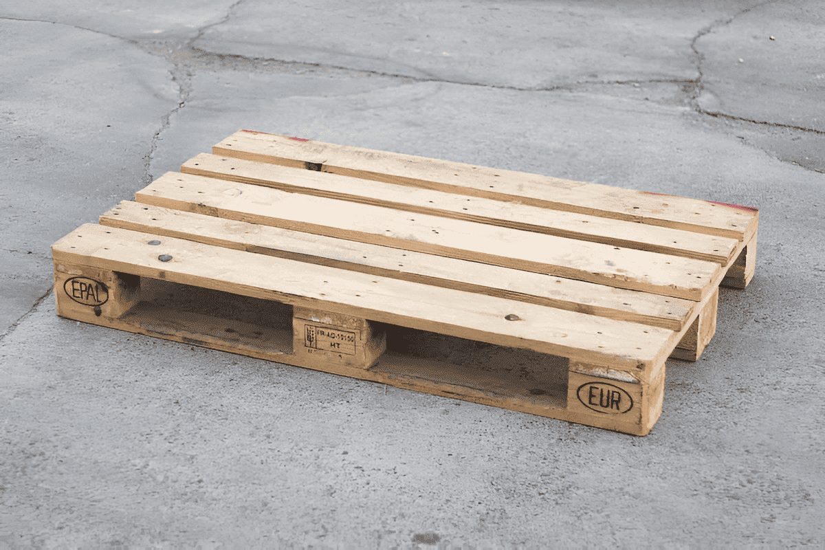 standardized europen wood pallet