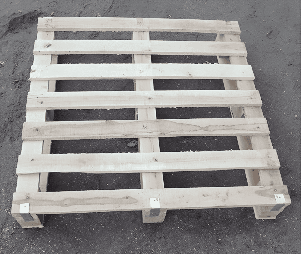 air breathing wood pallets